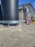 Vangrail type A 1-hoog Aardebaan in straatstenen